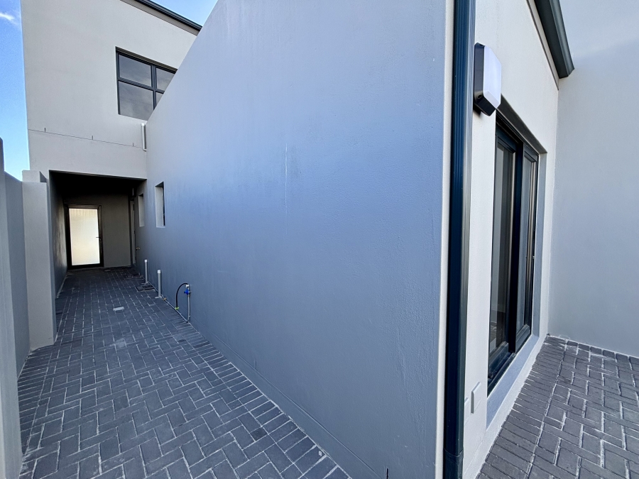 4 Bedroom Property for Sale in Sandown Western Cape